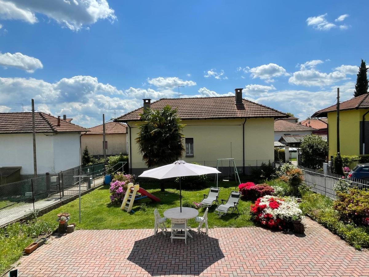 Grandma's garden house Villa Angera Buitenkant foto