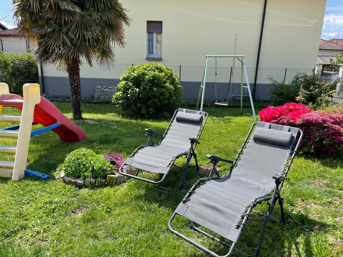 Grandma's garden house Villa Angera Buitenkant foto